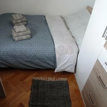 Lovely & Cozy Anna Pula