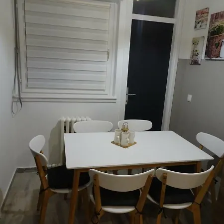 Lovely & Cozy Anna Apartment Pula